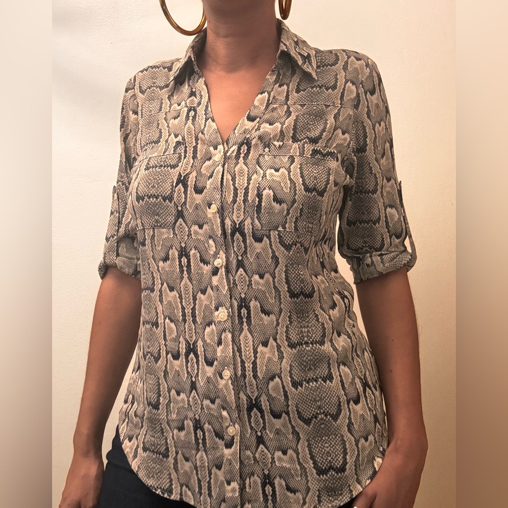 Express The Portofino Shirt Womens Small Leopard Animal Print Roll Tab Sleeve